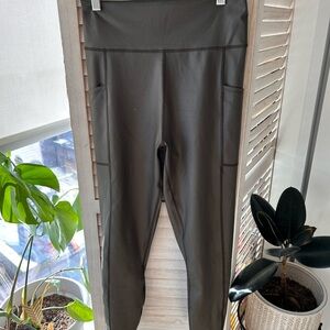 Women's green leggings